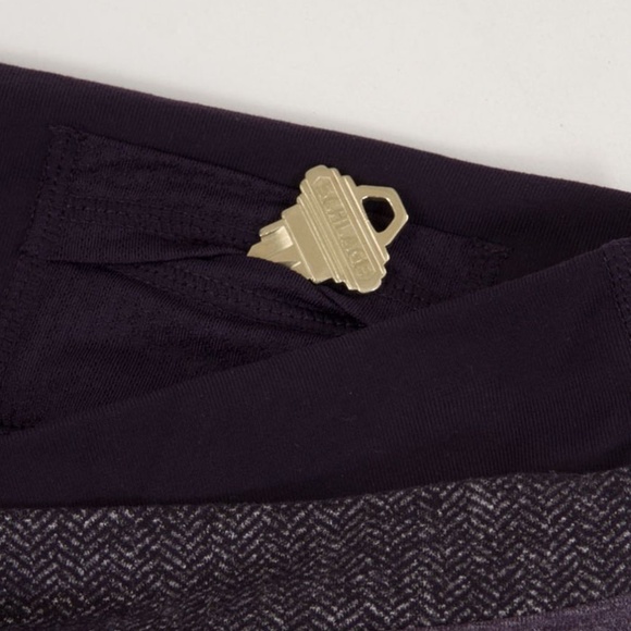 LULULEMON Original Astro Pant with Short Inseam GUC - Picture 15 of 16